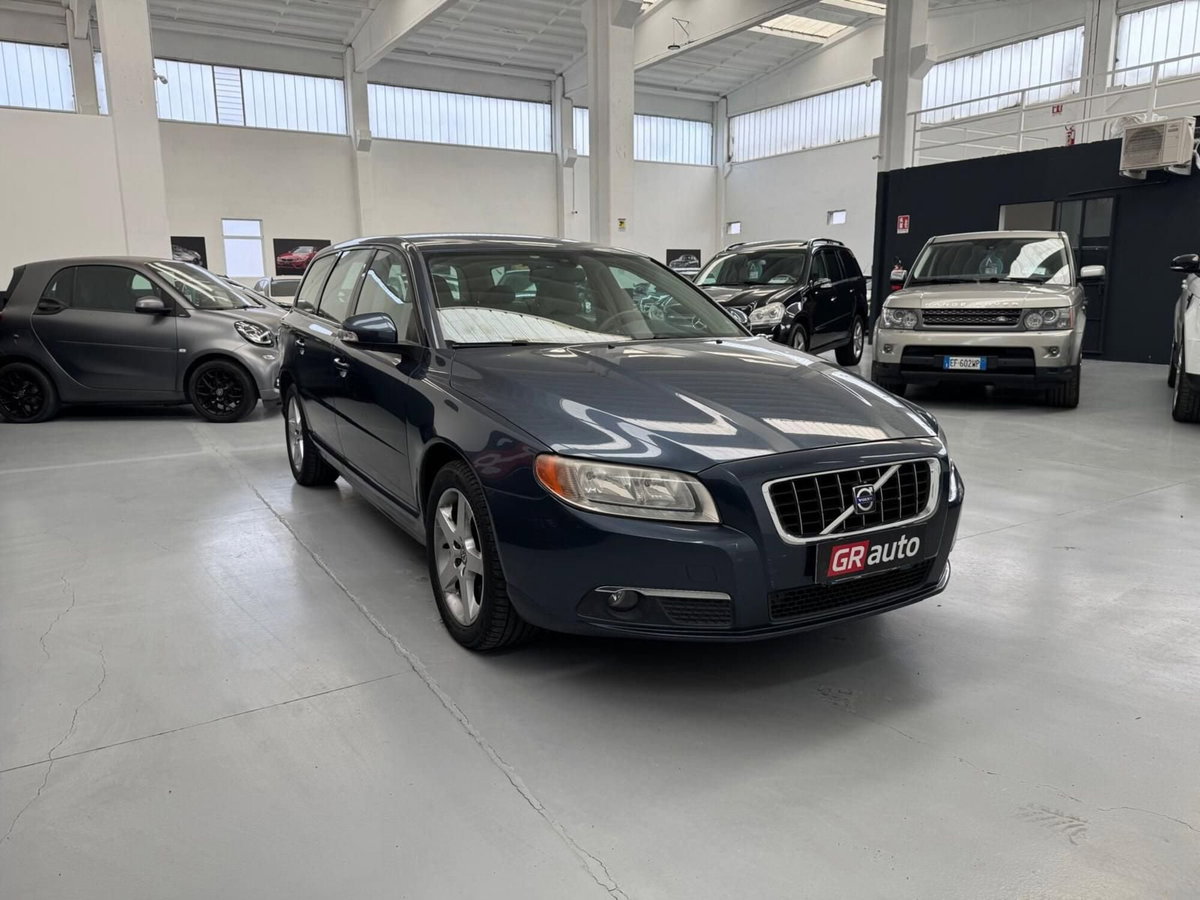 Volvo V70 2.4 D5 Summum (3)
