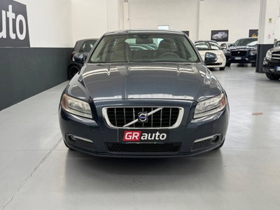 Volvo V70 2.4 D5 Summum (6)