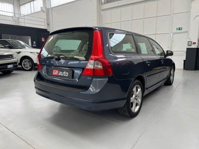 Volvo V70 2.4 D5 Summum (7)