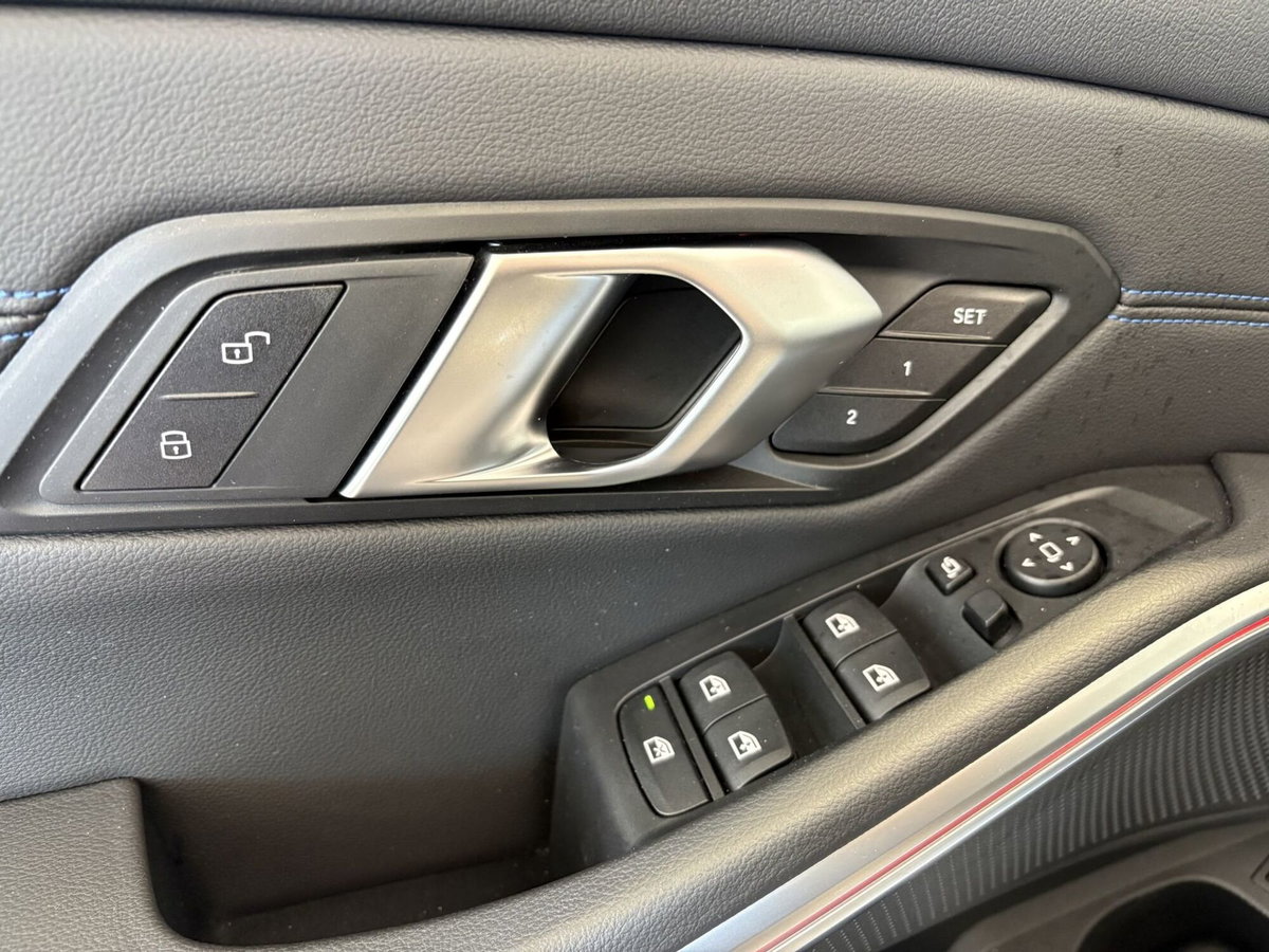 BMW Serie 3 Touring 330e  MSport Pro auto (15)