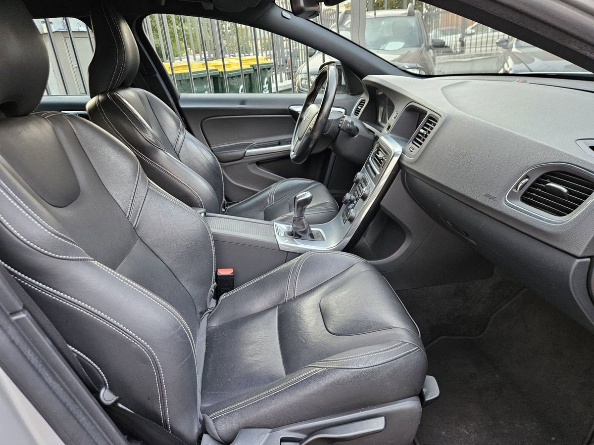 Volvo V60 D2 Dynamic Edition (11)