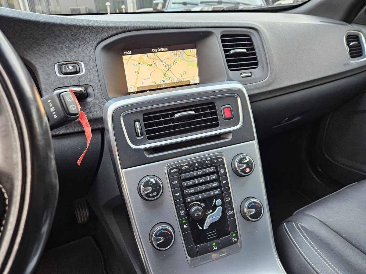 Volvo V60 D2 Dynamic Edition (14)