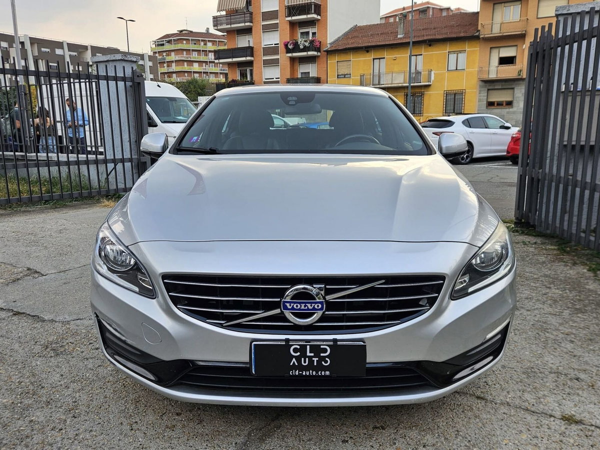 Volvo V60 D2 Dynamic Edition (2)