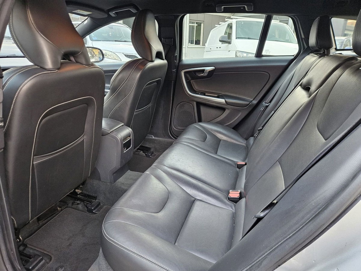 Volvo V60 D2 Dynamic Edition (8)