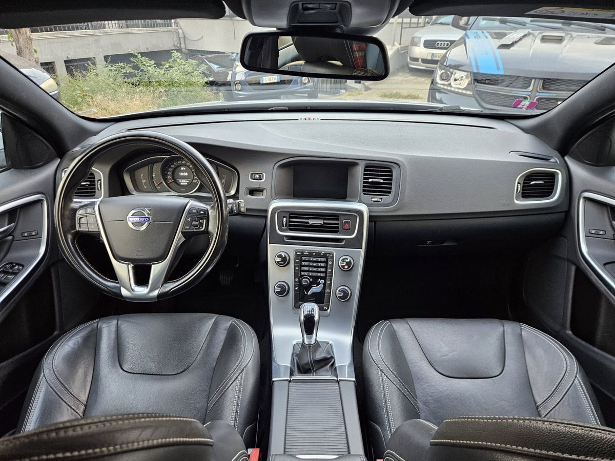 Volvo V60 D2 Dynamic Edition (9)