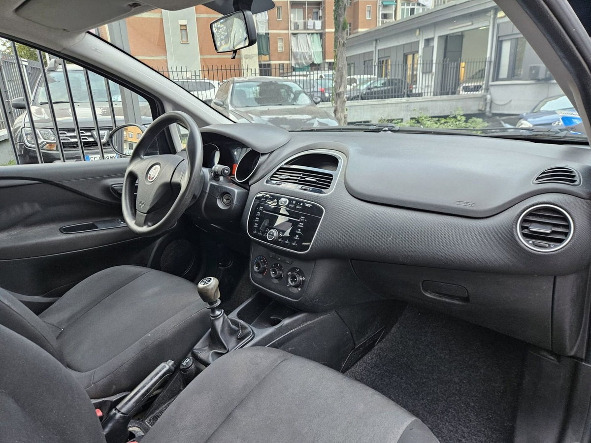 Fiat Punto 1.4 8V 5 porte Easypower Street (10)