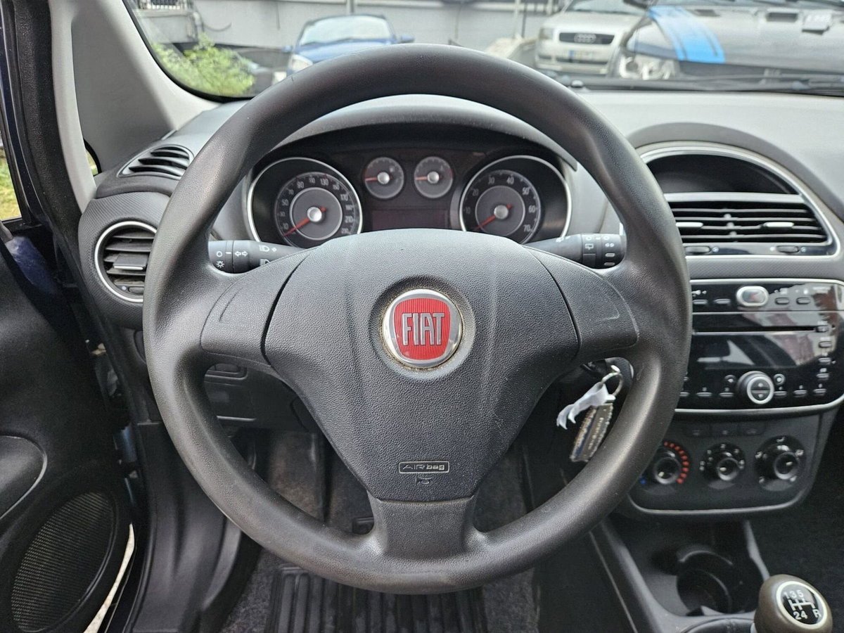 Fiat Punto 1.4 8V 5 porte Easypower Street (13)