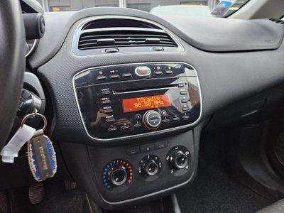 Fiat Punto 1.4 8V 5 porte Easypower Street (14)