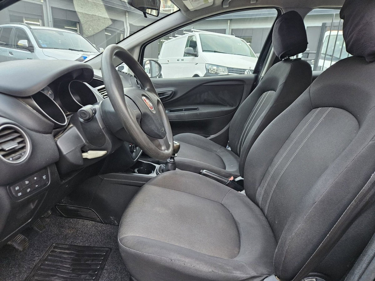 Fiat Punto 1.4 8V 5 porte Easypower Street (8)