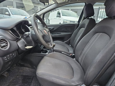 Fiat Punto 1.4 8V 5 porte Easypower Street (8)