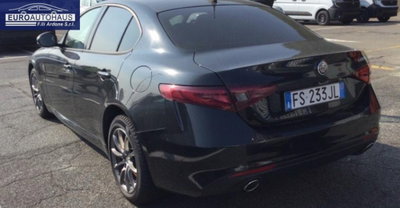 Alfa Romeo Giulia 2.2 Turbodiesel 180 CV AT8 Super (2)
