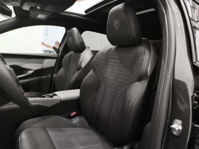 Peugeot 3008 1.2 hybrid GT 145cv e-dcs6 (11)
