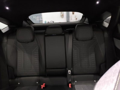 Peugeot 3008 1.2 hybrid GT 145cv e-dcs6 (19)