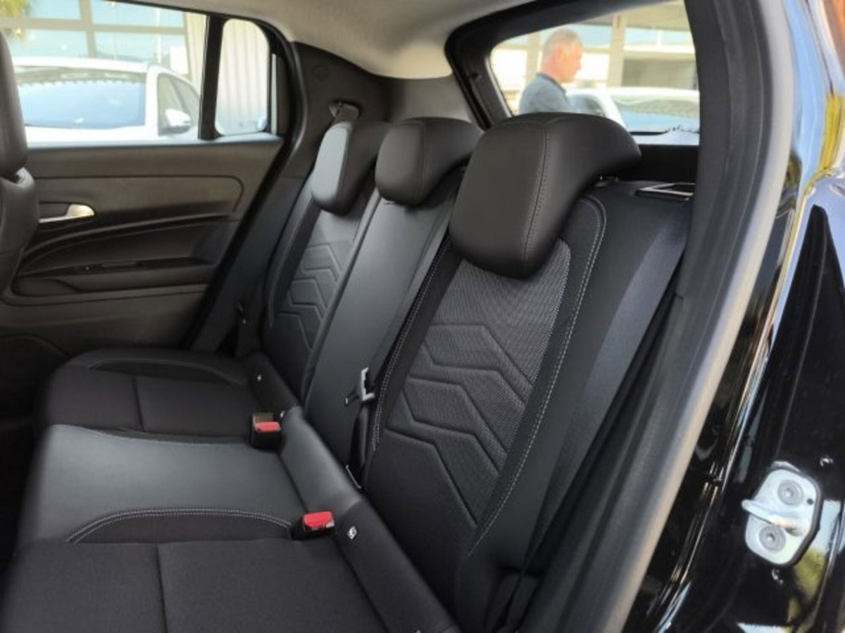 Jeep Avenger 1.2 turbo Altitude fwd 100cv (18)