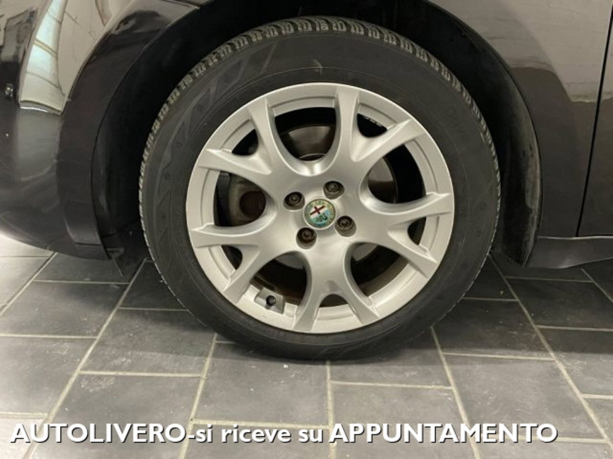 Alfa Romeo MiTo 1.3 JTDm 85 CV S&S Distinctive (5)