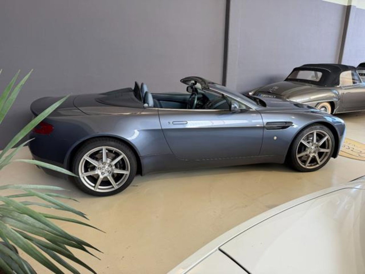 Aston Martin V8 Vantage Cabrio V8 Vantage Roadster (5)
