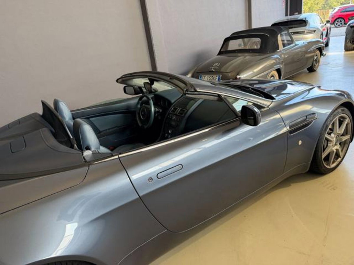 Aston Martin V8 Vantage Cabrio V8 Vantage Roadster (6)