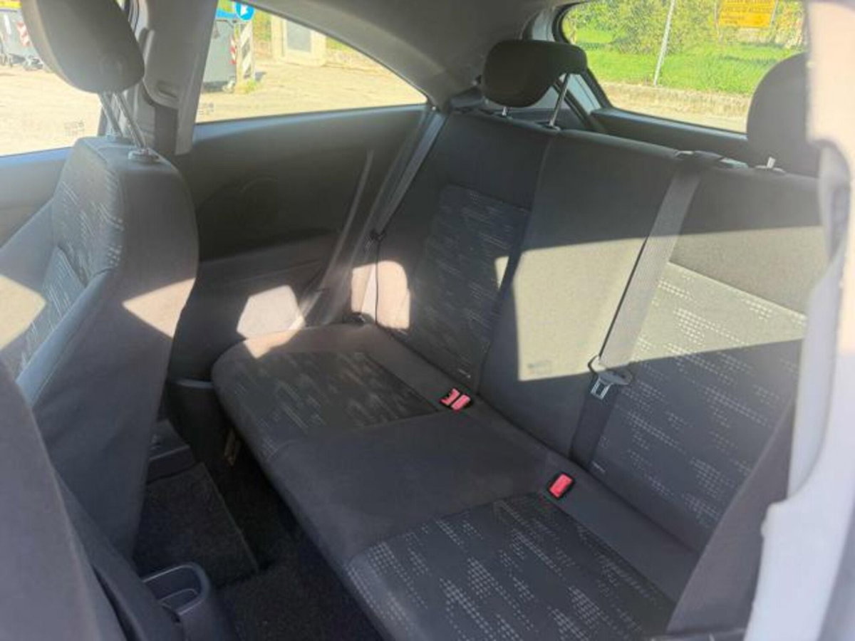 Opel Corsa 1.3 CDTI 95CV F.AP. 3 porte b-color (4)