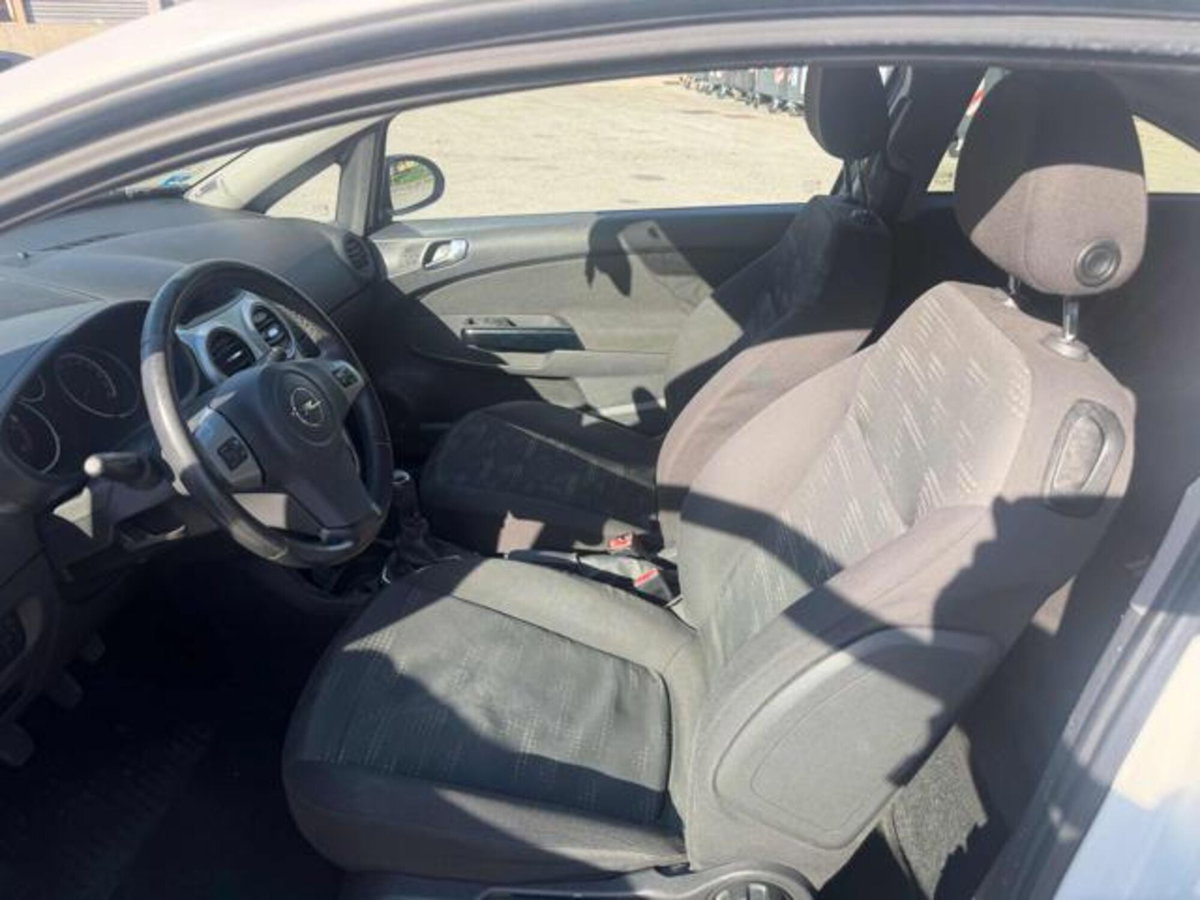 Opel Corsa 1.3 CDTI 95CV F.AP. 3 porte b-color (5)