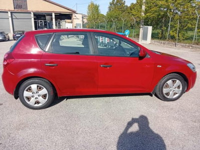 Kia cee'd 1.4 109CV 5p. EX (9)