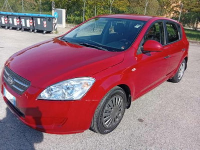 Kia cee'd 1.4 109CV 5p. EX usata