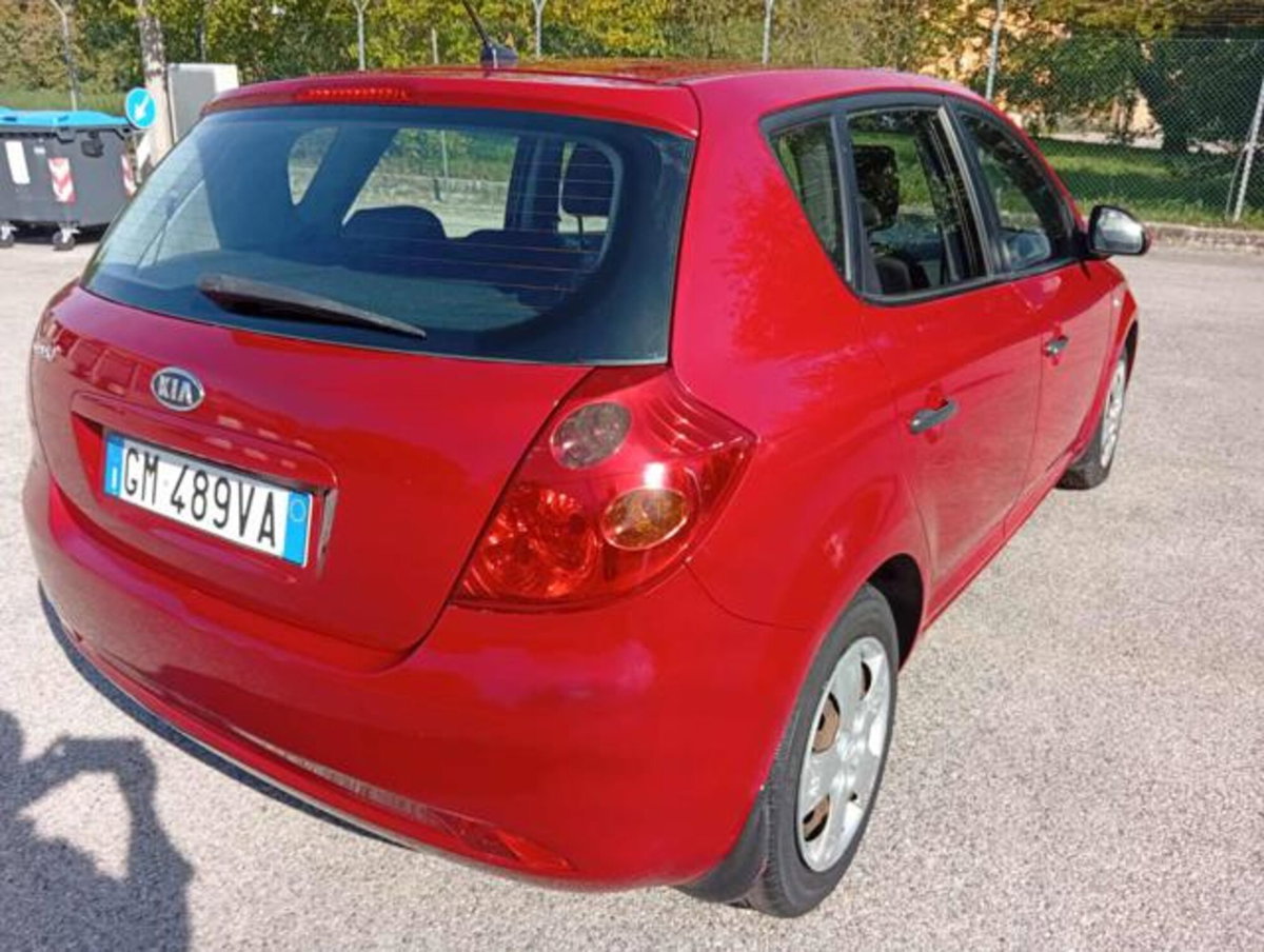 Kia cee'd 1.4 109CV 5p. EX (10)
