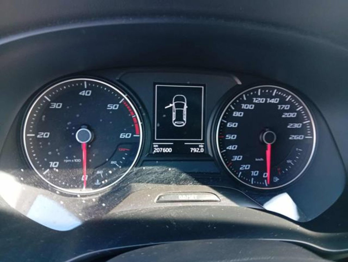 SEAT Leon 1.6 TDI 110 CV 5p. Start/Stop Business HIGH (20)