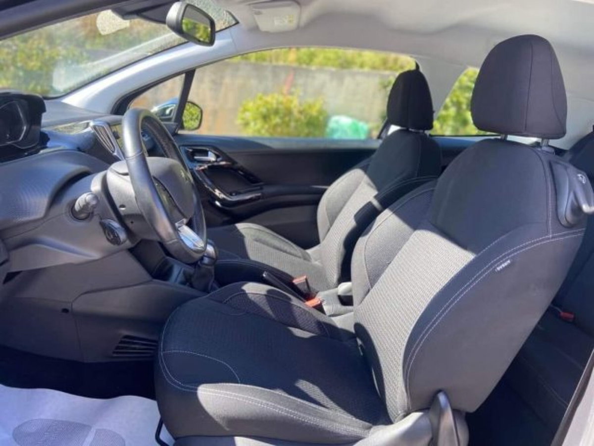 Peugeot 208 100 3 porte Allure (10)