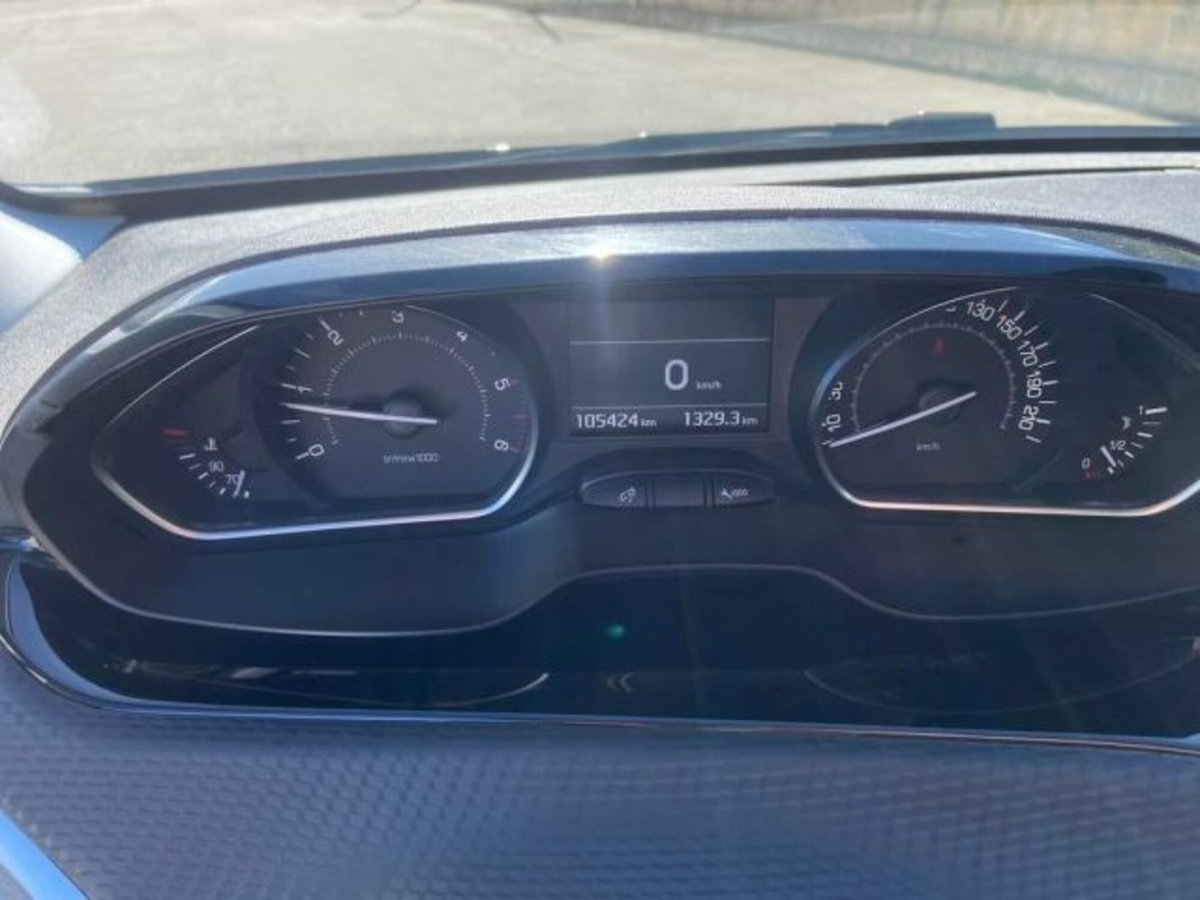 Peugeot 208 100 3 porte Allure (11)