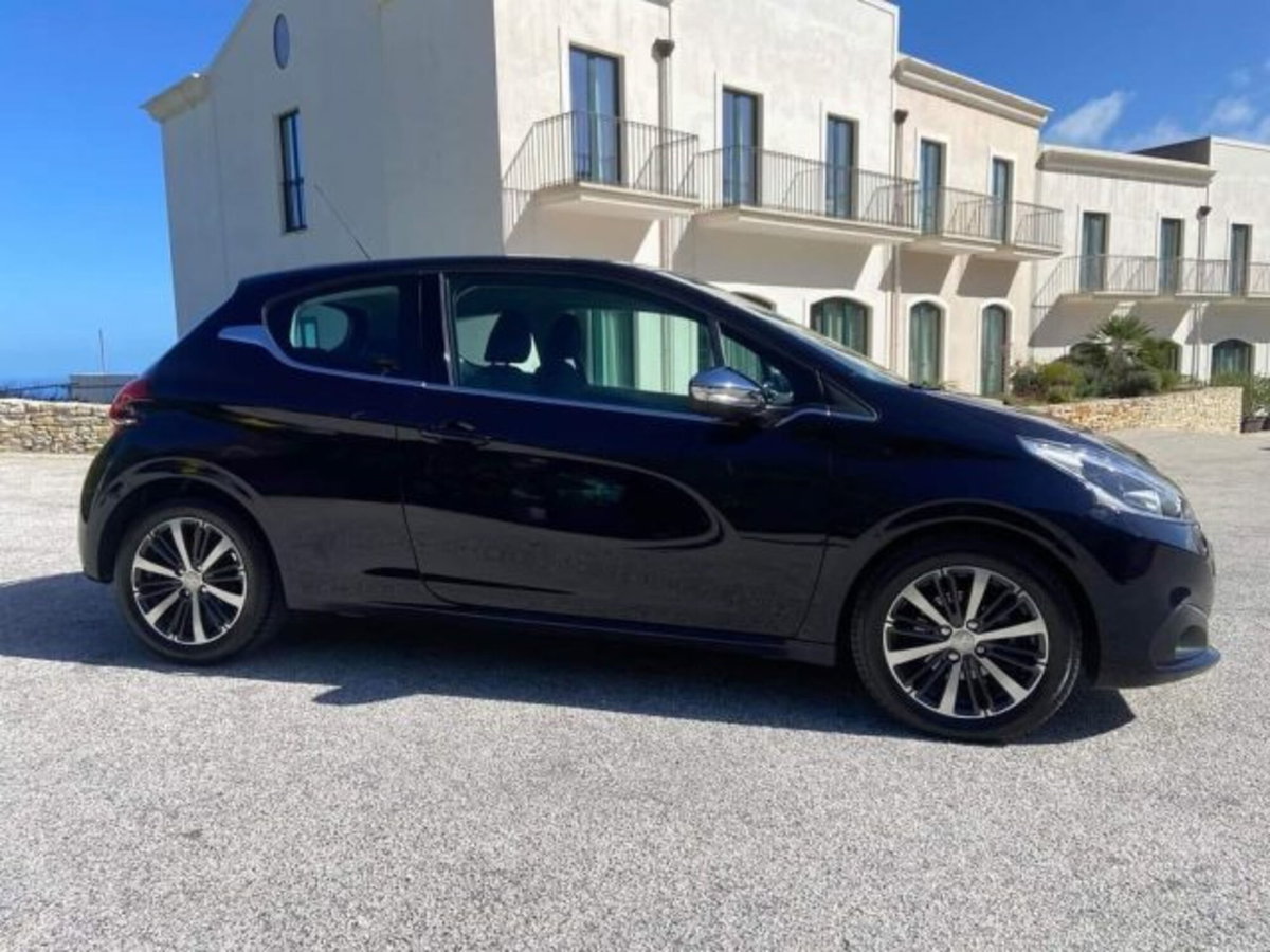 Peugeot 208 100 3 porte Allure (7)