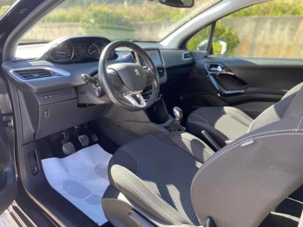 Peugeot 208 100 3 porte Allure (9)