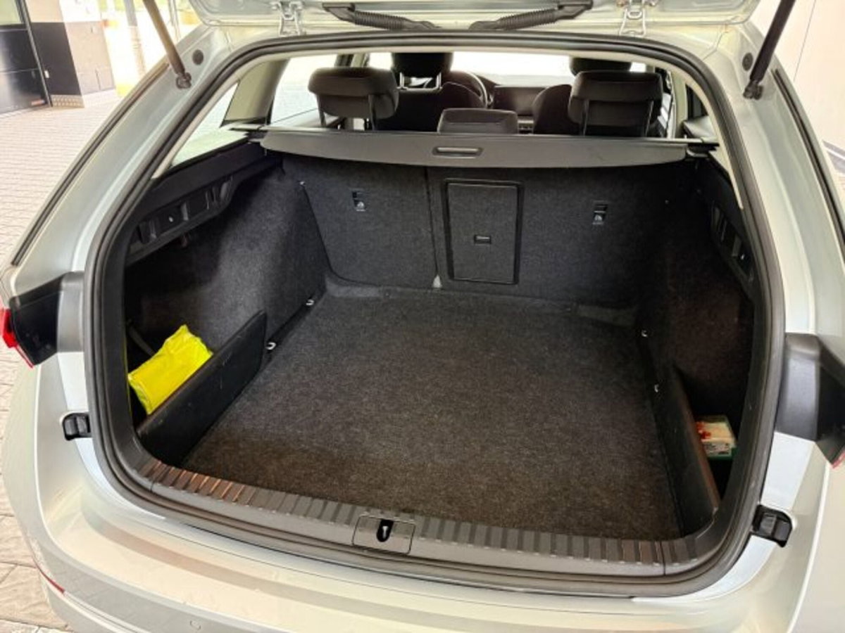 Skoda Octavia Station Wagon 2.0 TDI CR DSG Wagon Executive (20)
