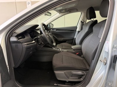 Skoda Octavia Station Wagon 2.0 TDI CR DSG Wagon Executive (4)