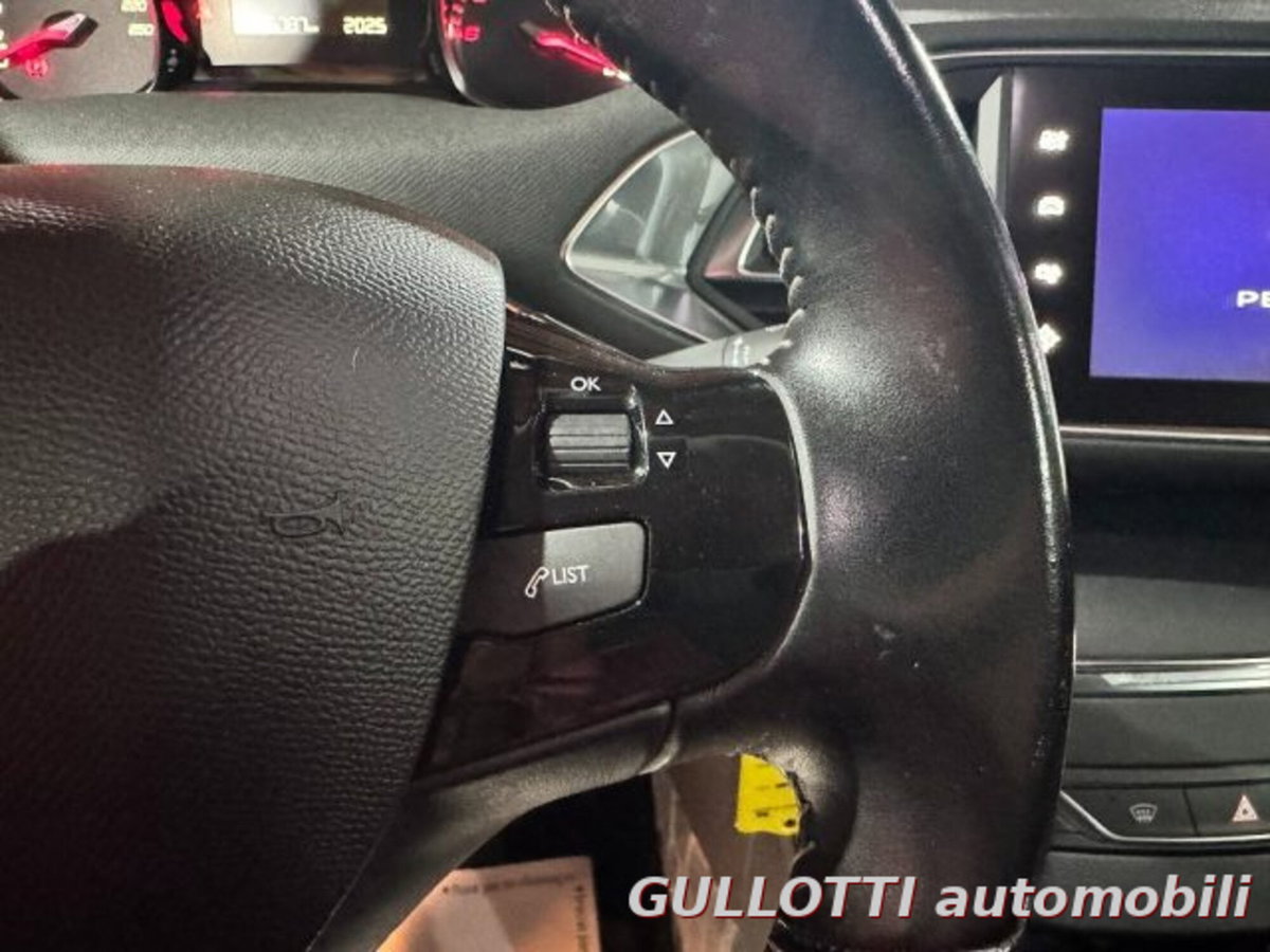 Peugeot 308 BlueHDi 120 S&S Allure (11)