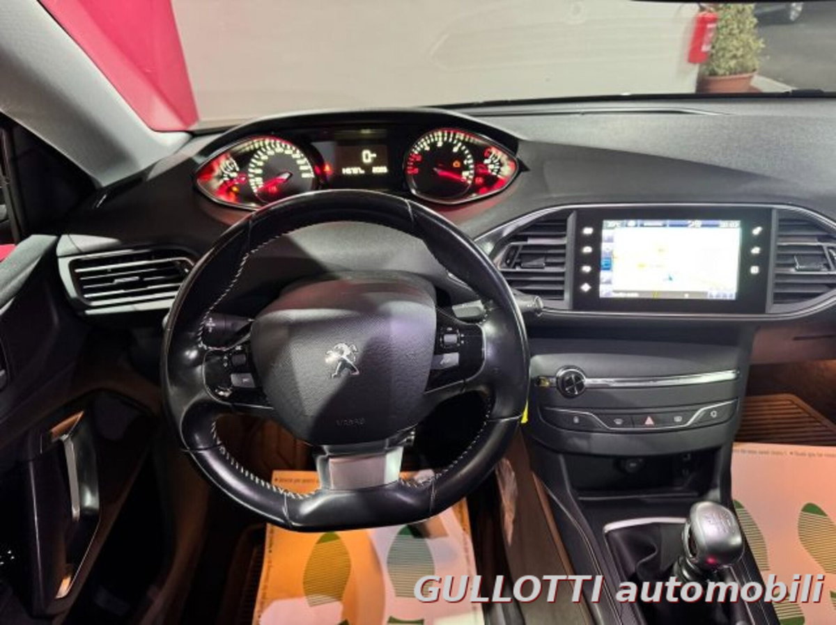 Peugeot 308 BlueHDi 120 S&S Allure (14)