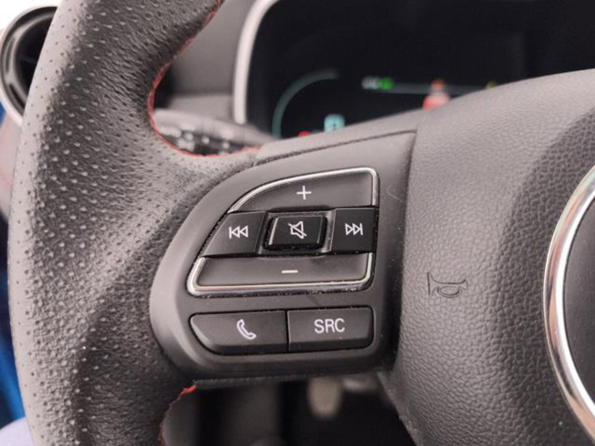 Mg ZS ZS 1.0 Luxury (14)