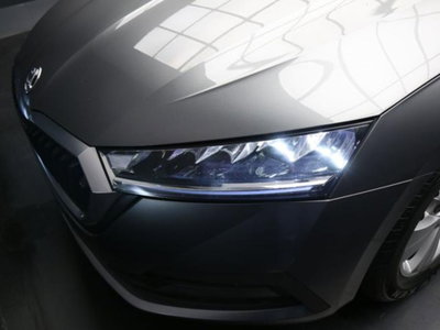 Skoda Octavia Station Wagon 2.0 TDI EVO SCR DSG Wagon Executive (10)