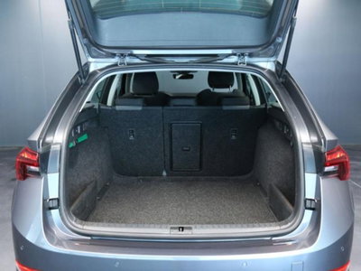 Skoda Octavia Station Wagon 2.0 TDI EVO SCR DSG Wagon Executive (7)