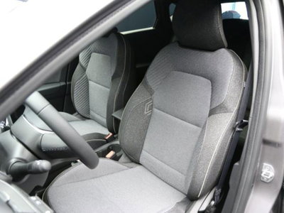 Renault Captur 1.2 eco-g Techno 120cv (9)