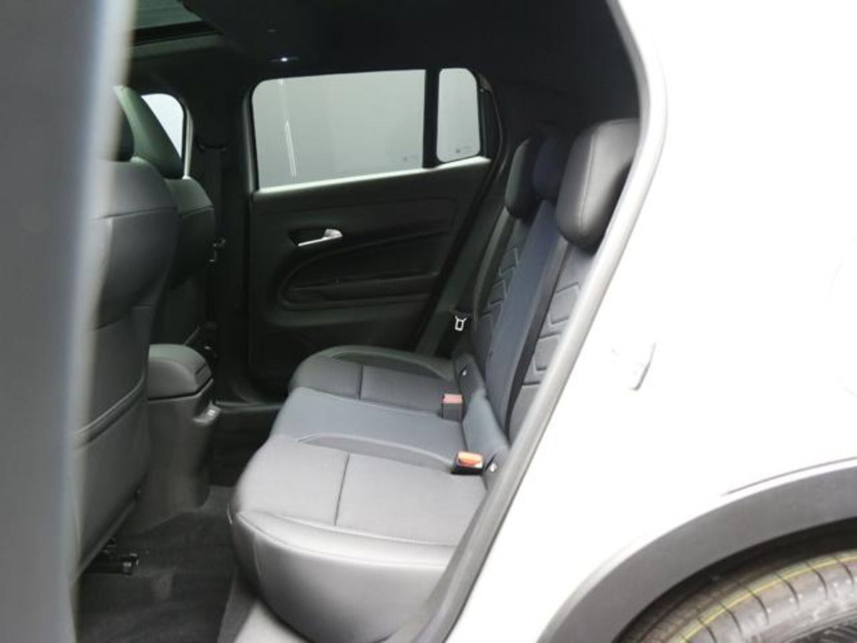 Jeep Avenger 1.2 turbo e-hybrid mhev Summit fwd 110cv edct6 (7)