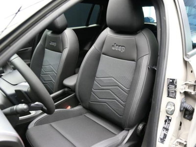 Jeep Avenger 1.2 turbo e-hybrid mhev Summit fwd 110cv edct6 (8)