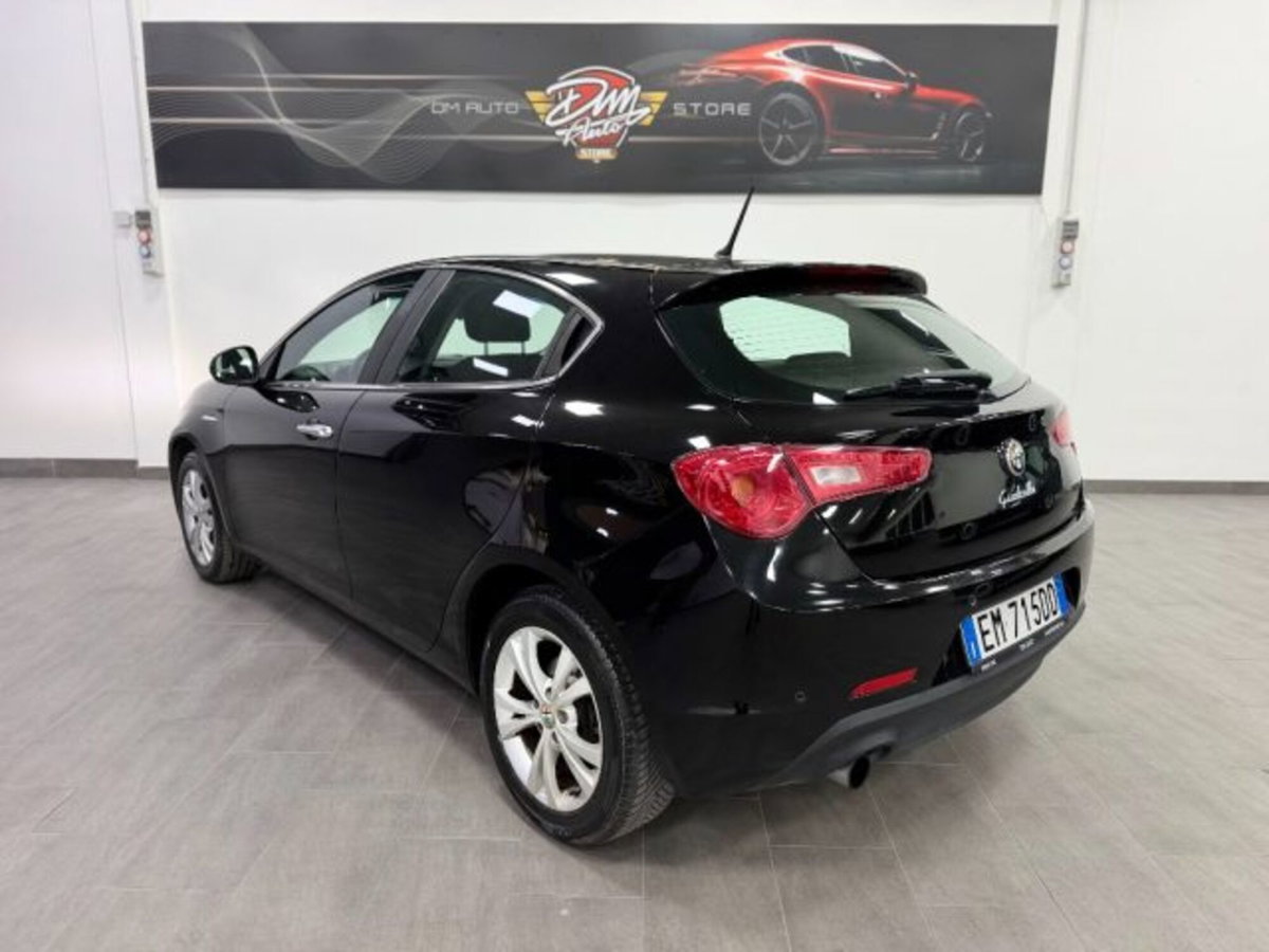 Alfa Romeo Giulietta 1.4 Turbo Distinctive 120cv (7)