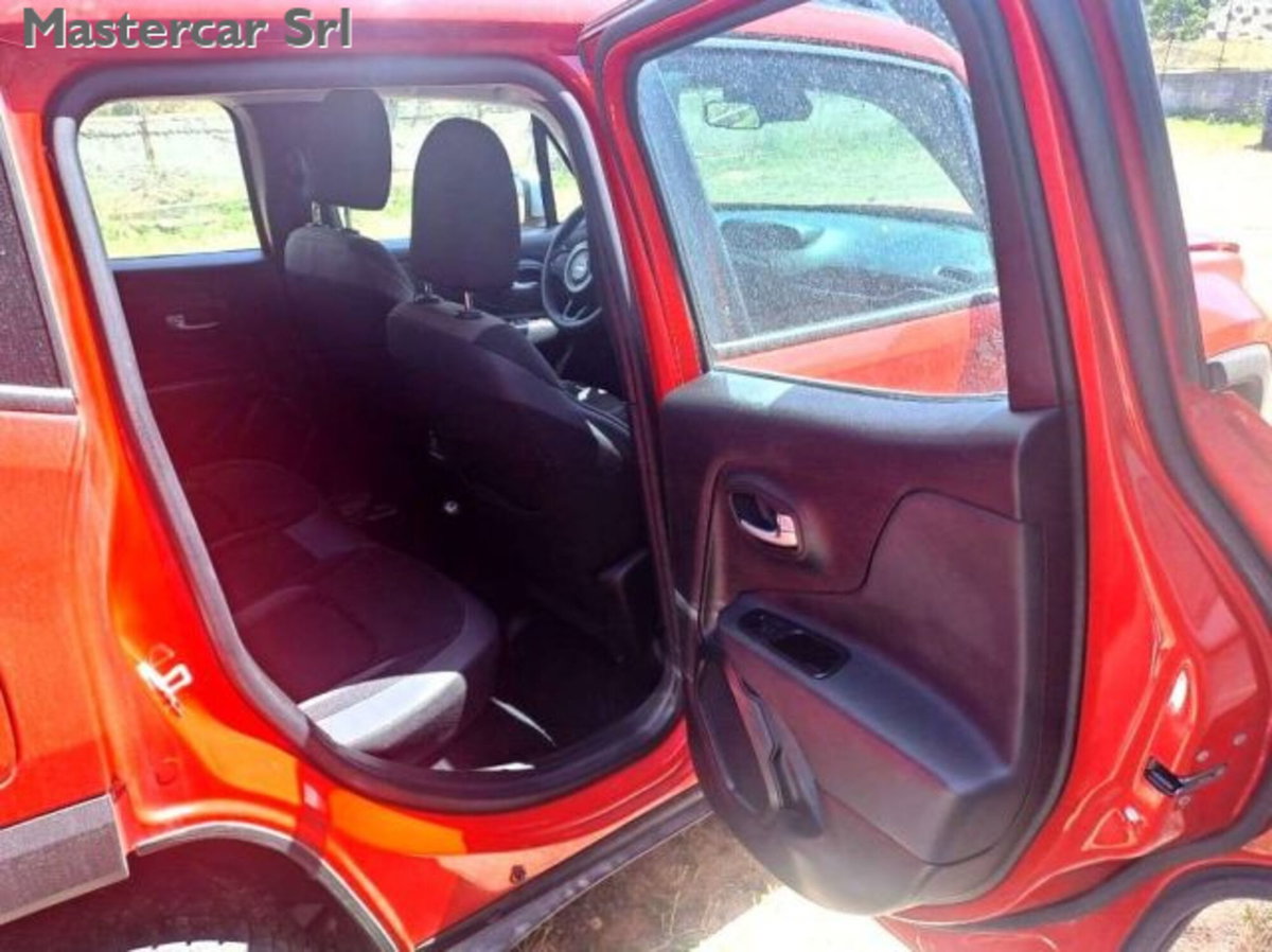 Jeep Renegade 1.3 T4 190CV PHEV 4xe AT6 Limited (10)