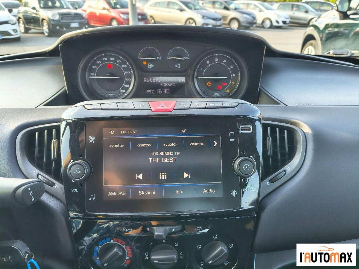Lancia Ypsilon 1.0 FireFly 5 porte S&S Hybrid Gold Plus (9)