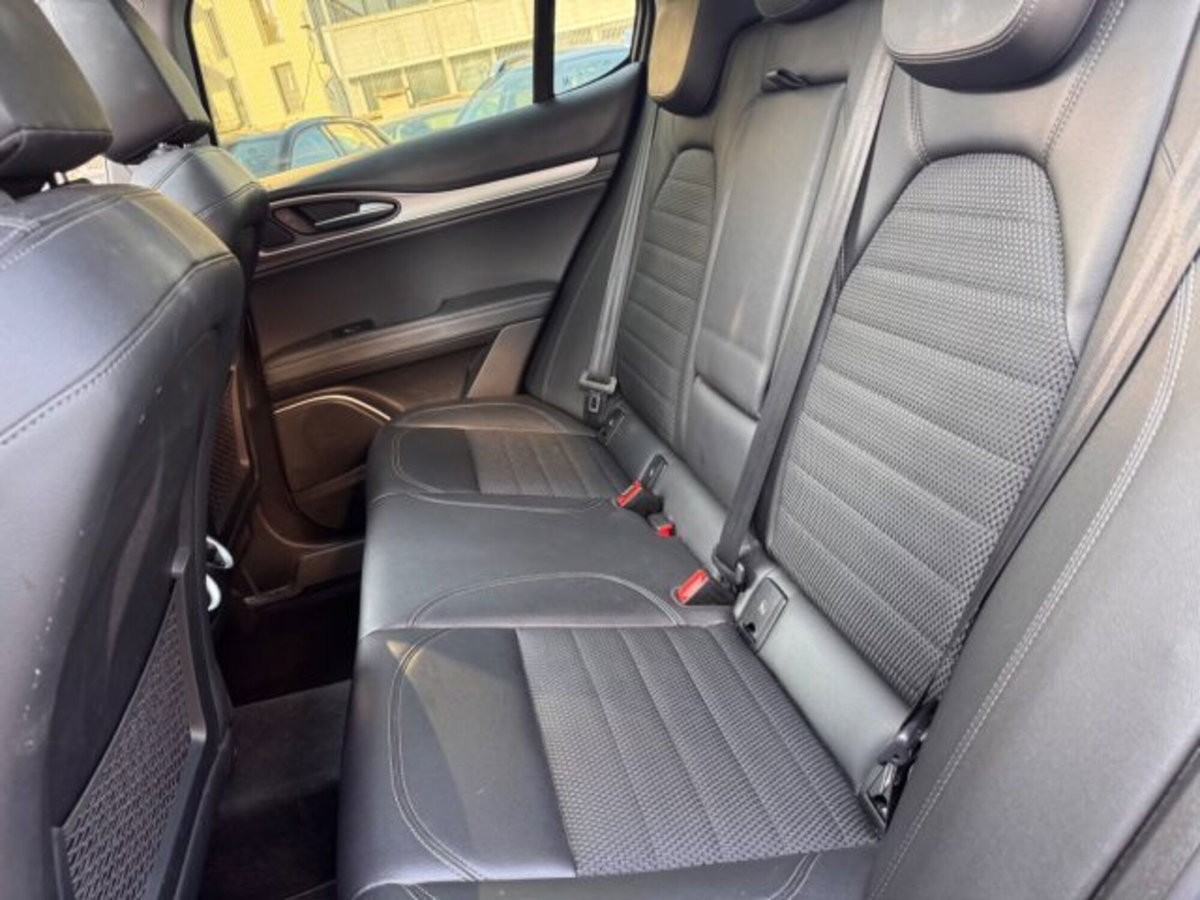 Alfa Romeo Stelvio Stelvio 2.2 Turbodiesel 190 CV AT8 Q4 Sprint (15)