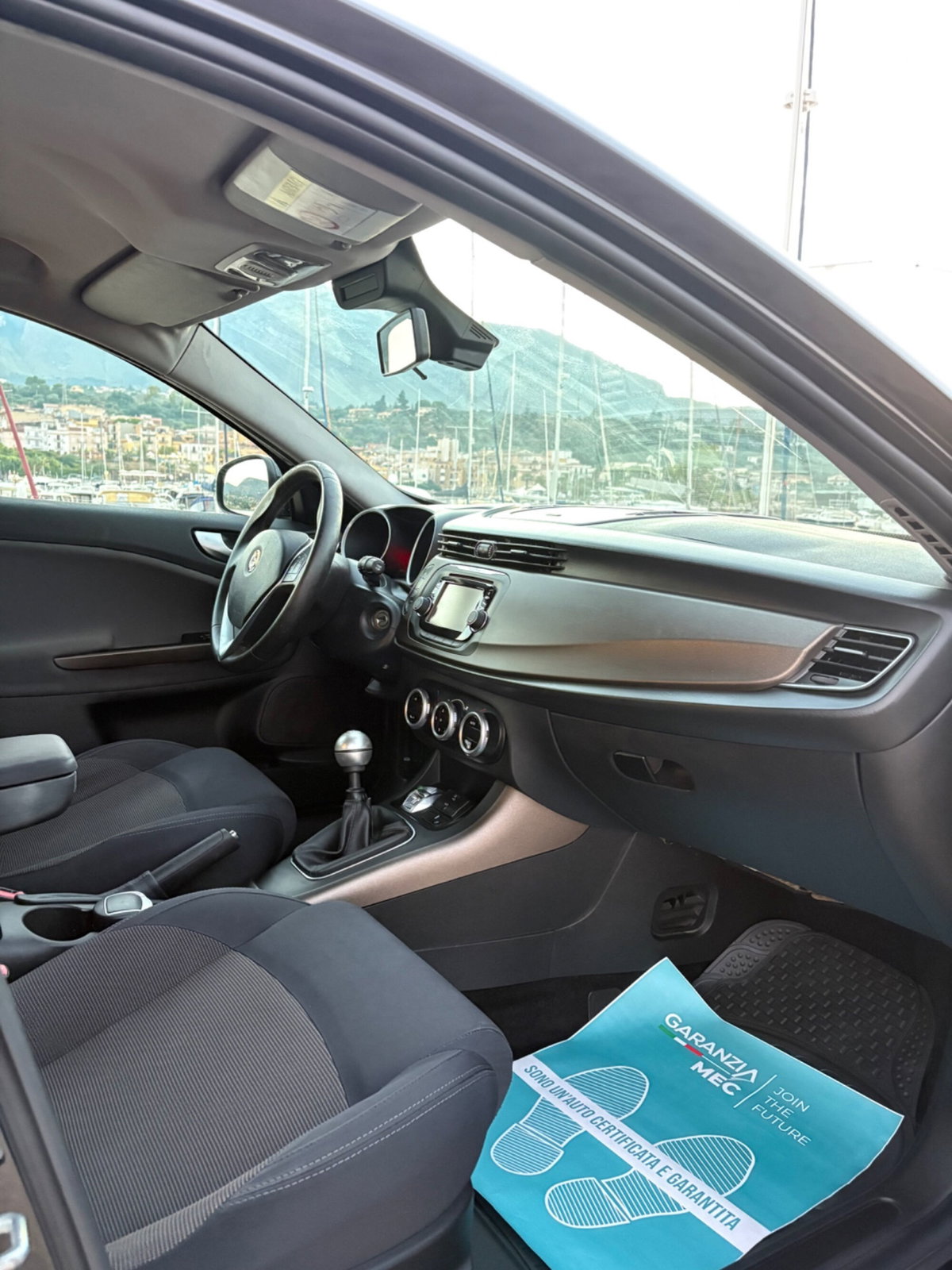 Alfa Romeo Giulietta 1.6 JTDm-2 Distinctive (10)