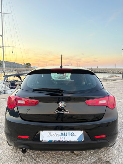 Alfa Romeo Giulietta 1.6 JTDm-2 Distinctive (6)