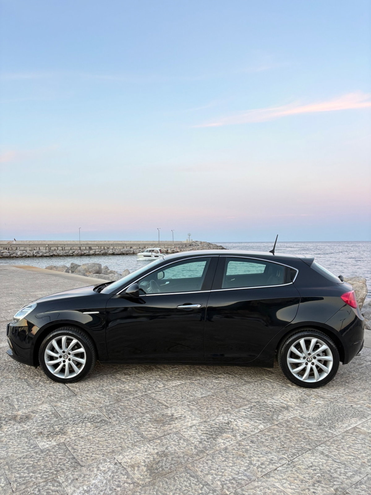 Alfa Romeo Giulietta 1.6 JTDm-2 Distinctive (8)