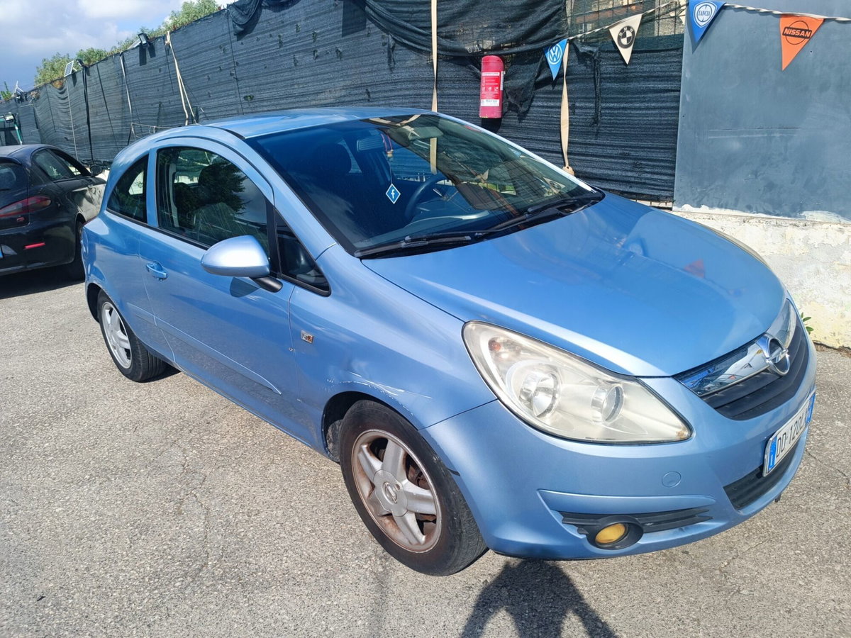 Opel Corsa 1.2 3 porte Enjoy