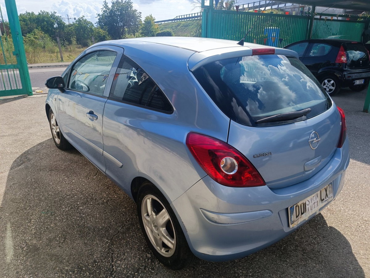 Opel Corsa 1.2 3 porte Enjoy (4)